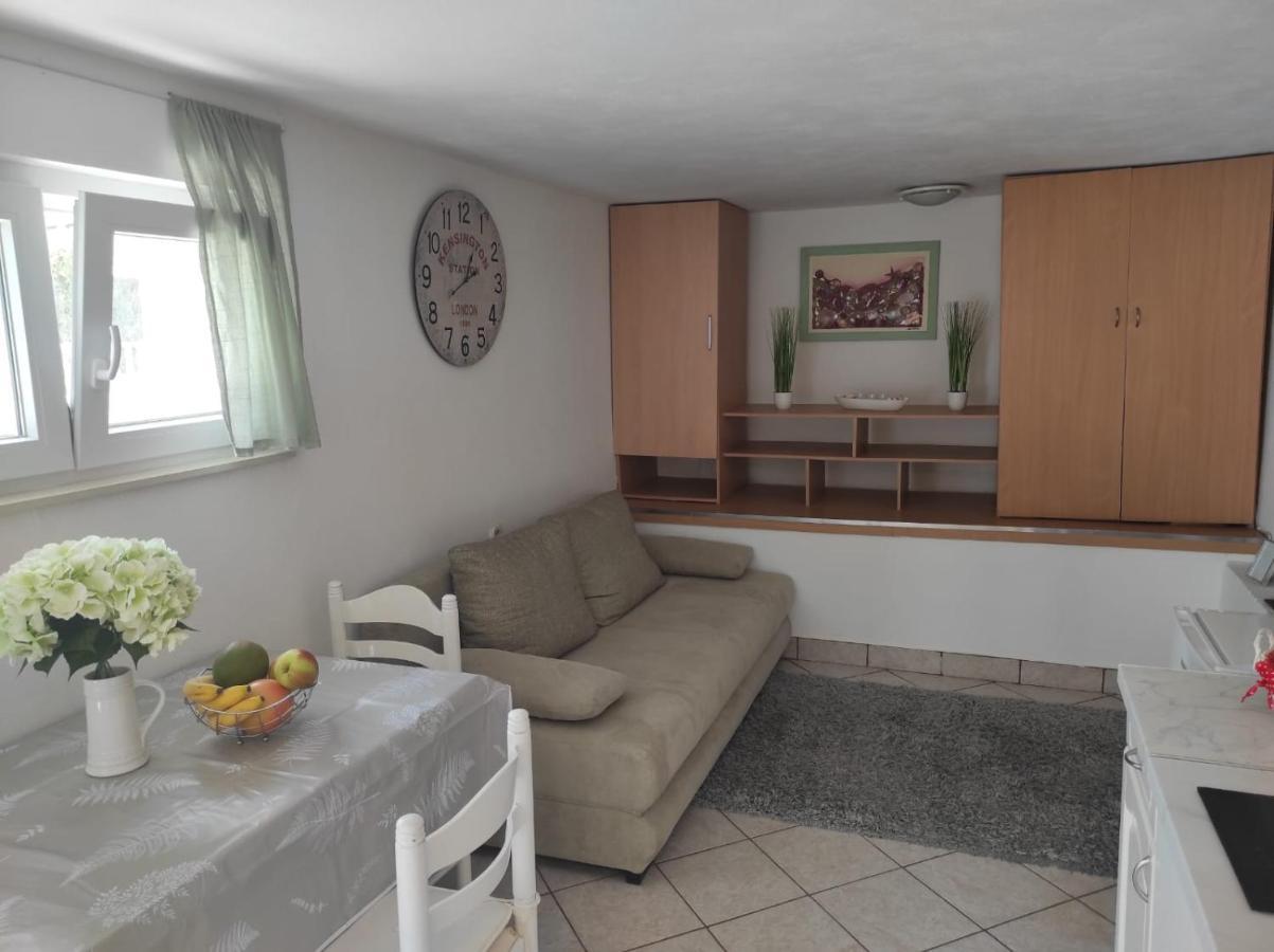 Studio Apartment Petrov شيبينيك المظهر الخارجي الصورة
