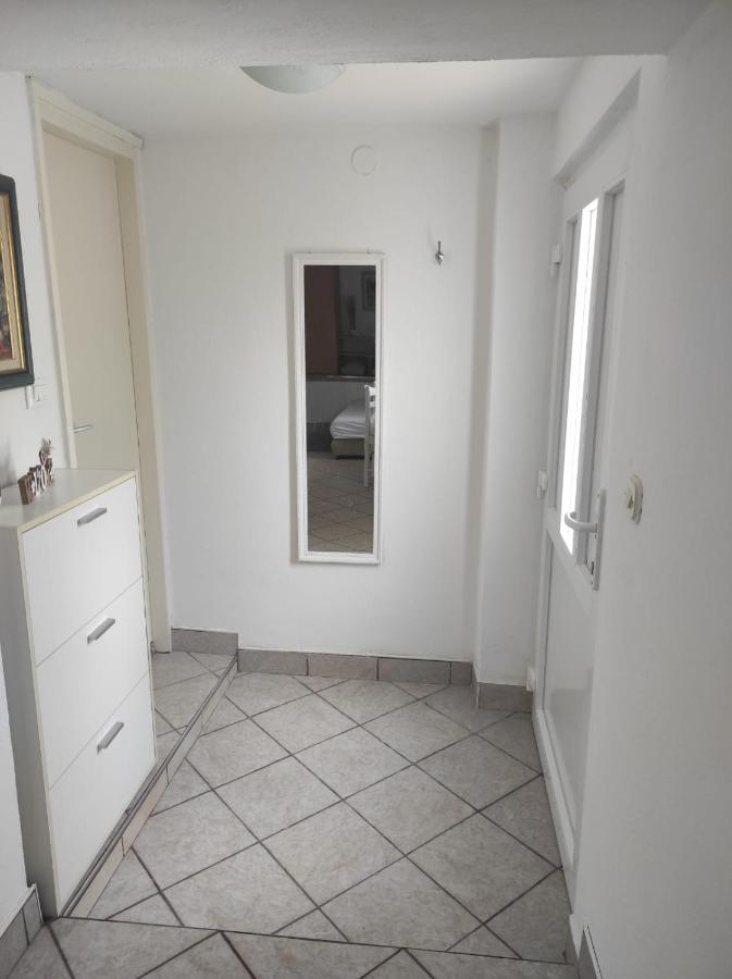 Studio Apartment Petrov شيبينيك المظهر الخارجي الصورة