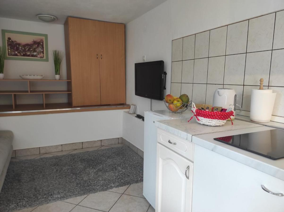 Studio Apartment Petrov شيبينيك المظهر الخارجي الصورة